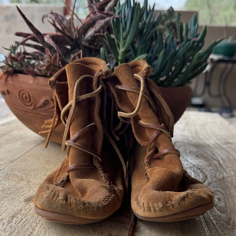 Minnetonka Leather Kids Tan Moccasin Boots with Fringe